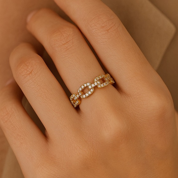 Jewelry - Elegant Gold Twisted Chain Link Adjustable Ring